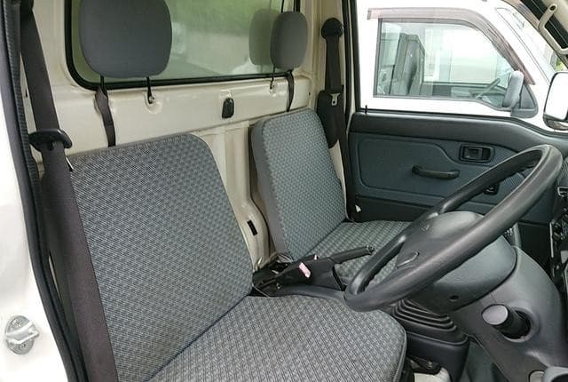 2010 Daihatsu Hijet JDM car for sale — photo 9 of 12