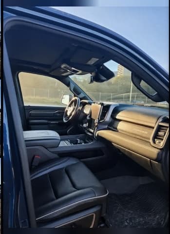 2020 Chrysler JDM car for sale — photo 7 of 8