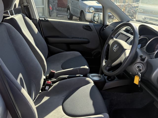 2005 Honda Fit JDM car for sale — photo 5 of 10