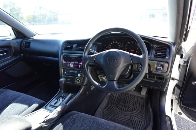 1998 Toyota Chaser JDM car for sale — photo 2 of 18