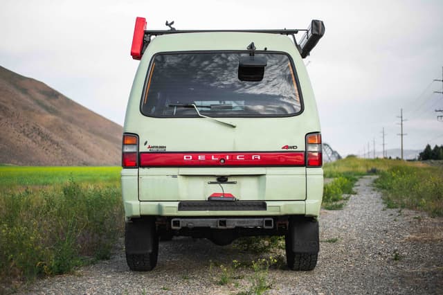 1995 Mitsubishi Delica JDM car for sale — photo 4 of 25