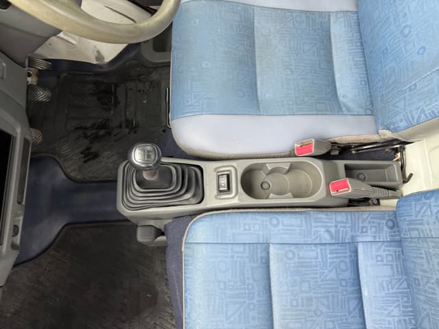 1999 Mitsubishi Minicab JDM car for sale — photo 13 of 22