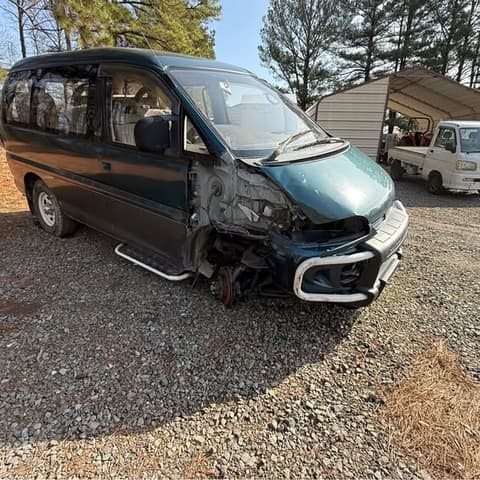 1995 Mitsubishi Delica JDM car for sale — photo 2 of 8