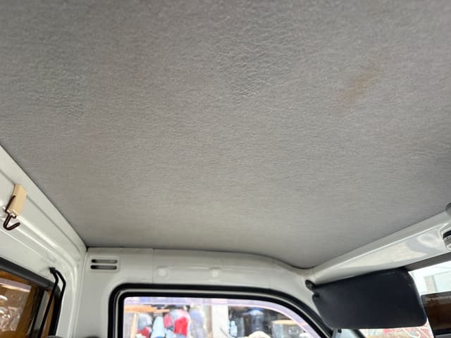 2000 Daihatsu Hijet JDM car for sale — photo 9 of 17