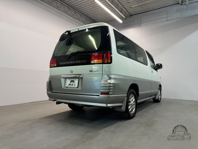 2001 Nissan Elgrand JDM car for sale — photo 14 of 25