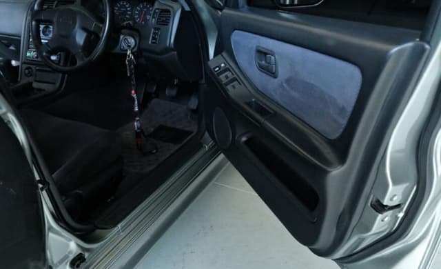 1998 Nissan Skyline JDM car for sale — photo 7 of 10