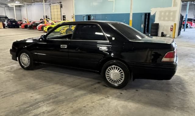 1999 Toyota Crown JDM car for sale — photo 16 of 25