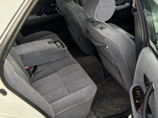 1996 Toyota Crown JDM car for sale — photo 14 of 25