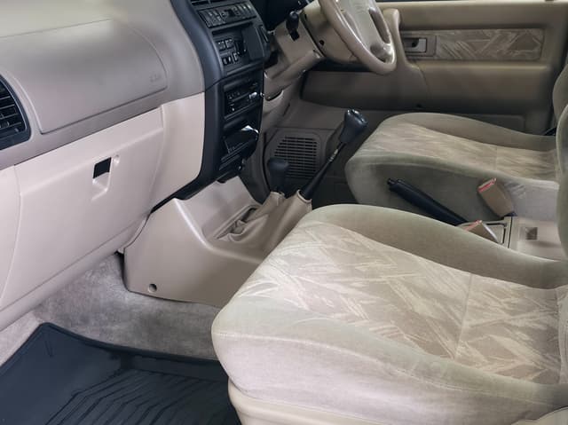 2000 Isuzu JDM car for sale — photo 16 of 25