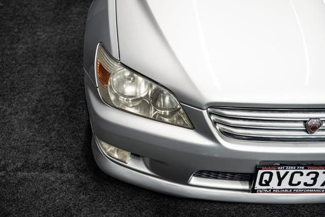 1999 Toyota Altezza JDM car for sale — photo 6 of 19
