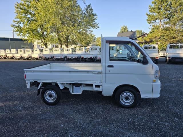 2001 Daihatsu Hijet JDM car for sale — photo 2 of 25