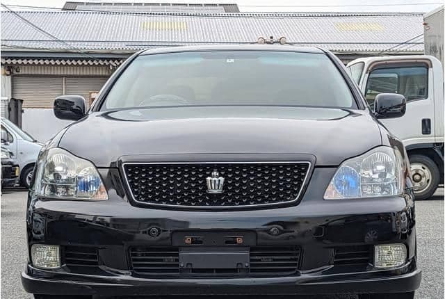 2006 Toyota Crown JDM car for sale — photo 2 of 25