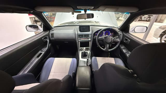 1998 Nissan Skyline JDM car for sale — photo 3 of 11