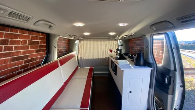 2006 Toyota Alphard JDM car for sale — photo 2 of 9