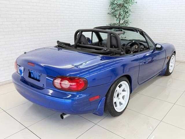 2000 Mazda Roadster (Eunos Roadster / MX-5) JDM car for sale — photo 3 of 16