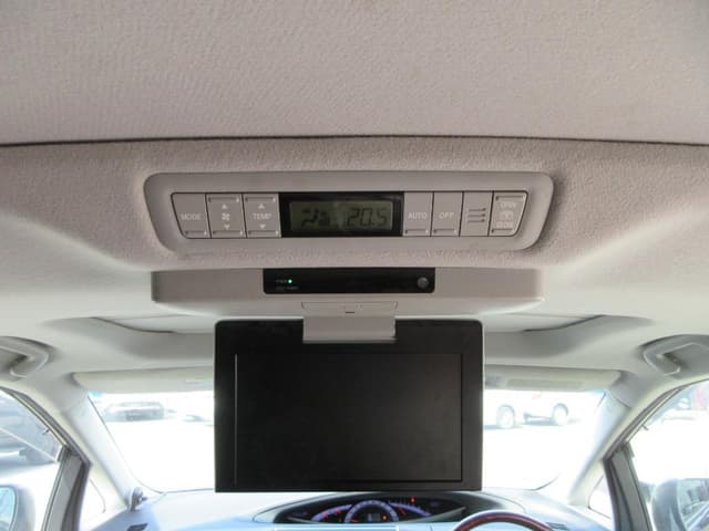 2012 Toyota Estima JDM car for sale — photo 18 of 25