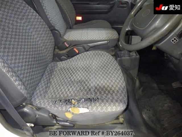 2002 Toyota HiAce JDM car for sale — photo 4 of 8