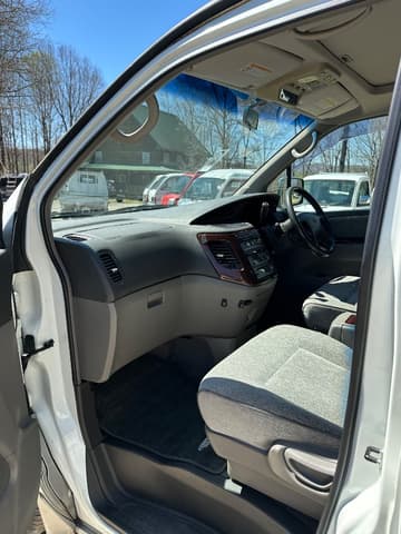 2000 Nissan Elgrand JDM car for sale — photo 11 of 25