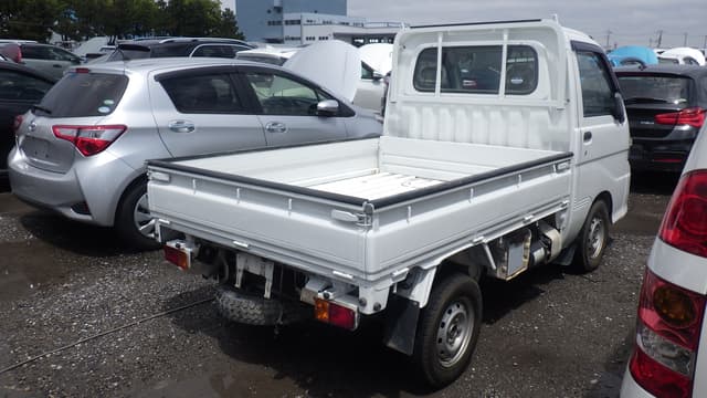 2005 Daihatsu Hijet JDM car for sale — photo 3 of 16