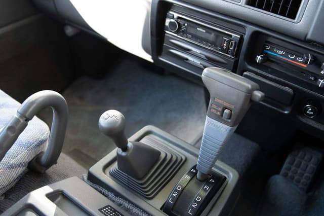 1999 Mitsubishi Delica JDM car for sale — photo 13 of 19