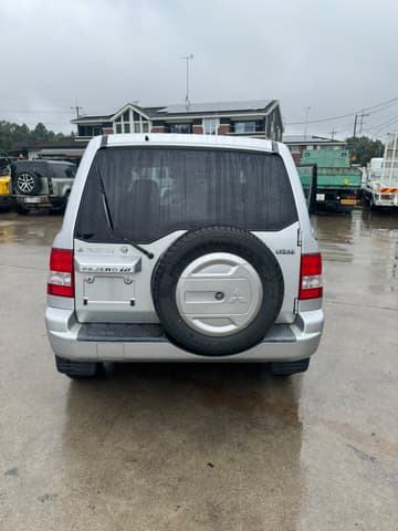 2000 Mitsubishi Pajero JDM car for sale — photo 4 of 19