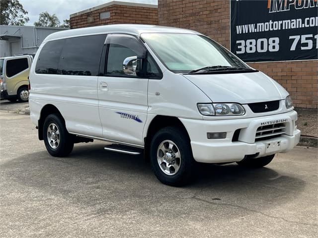 2005 Mitsubishi Delica JDM car for sale — photo 2 of 10