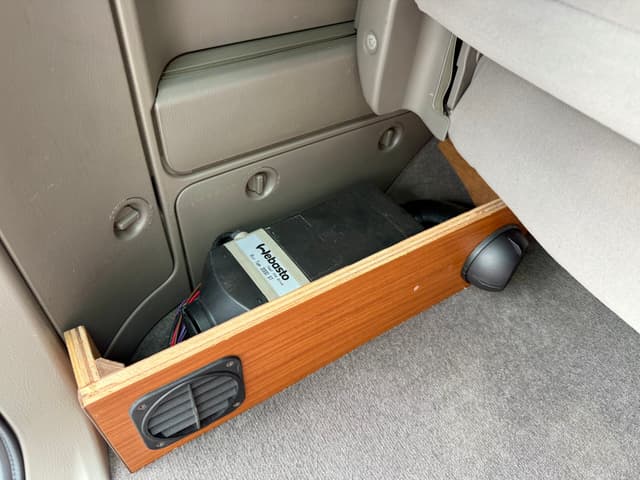 1999 Nissan Elgrand JDM car for sale — photo 24 of 25