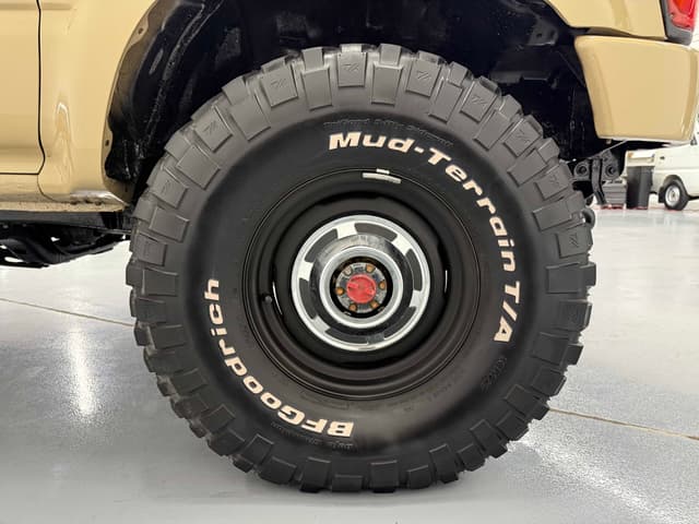 1991 Toyota Hilux JDM car for sale — photo 23 of 25
