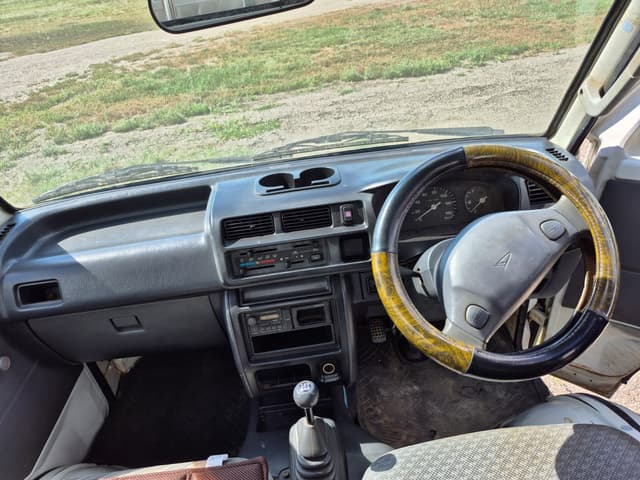 2002 Daihatsu Hijet JDM car for sale — photo 15 of 17