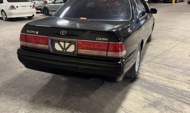 1999 Toyota Crown JDM car for sale — photo 12 of 25