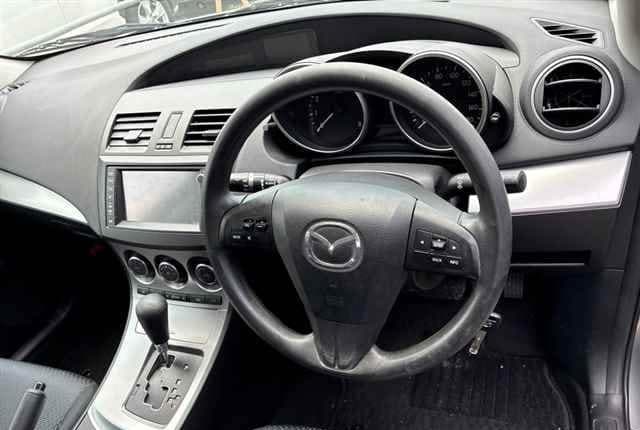 2009 Mazda Axela JDM car for sale — photo 3 of 8
