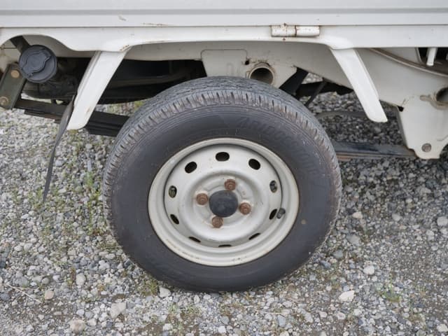 2002 Daihatsu Hijet JDM car for sale — photo 23 of 25