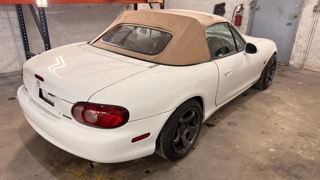 2000 Mazda Roadster (Eunos Roadster / MX-5) JDM car for sale — photo 5 of 13
