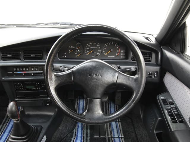 1987 Nissan Bluebird JDM car for sale — photo 10 of 25