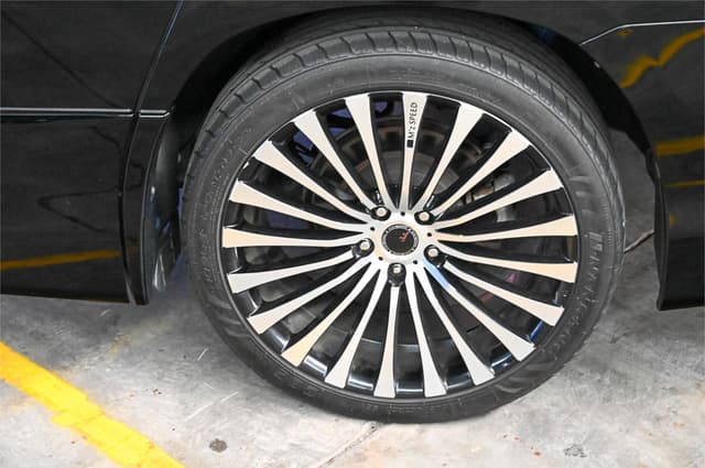2012 Toyota Alphard JDM car for sale — photo 7 of 10
