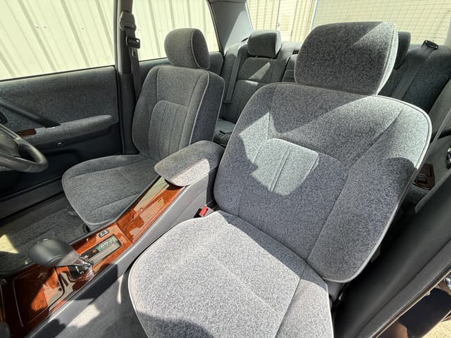 1998 Toyota Crown JDM car for sale — photo 11 of 21