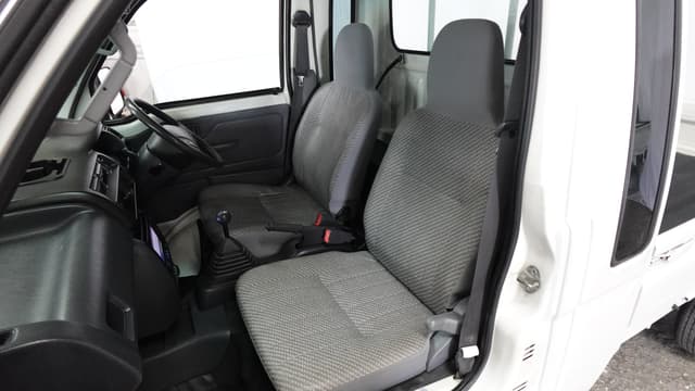 2000 Daihatsu Hijet JDM car for sale — photo 13 of 16
