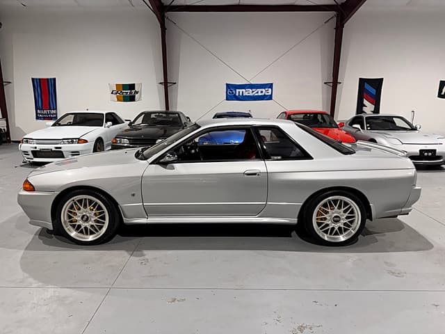 1994 Nissan Skyline JDM car for sale — photo 2 of 25
