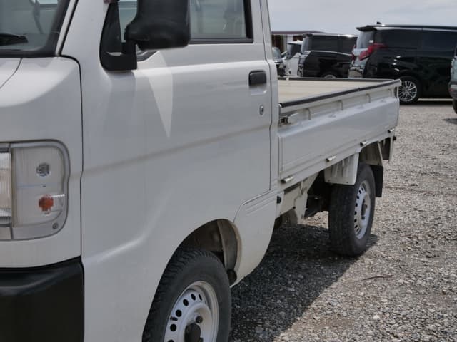 1999 Daihatsu Hijet JDM car for sale — photo 9 of 25