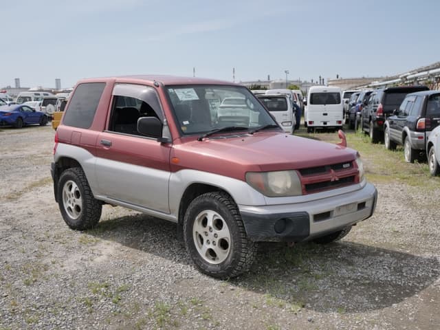 1999 Mitsubishi Pajero JDM car for sale — photo 3 of 25