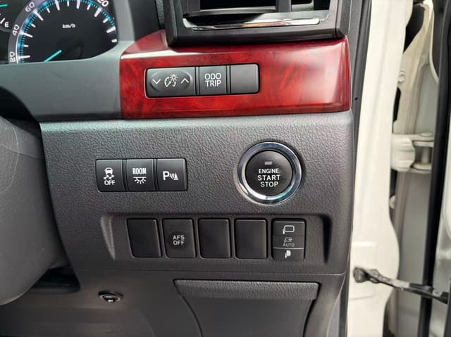 2008 Toyota Vellfire JDM car for sale — photo 12 of 15