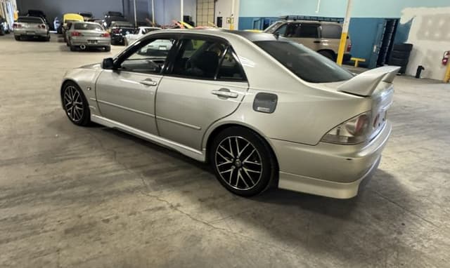 1999 Toyota Altezza JDM car for sale — photo 16 of 25