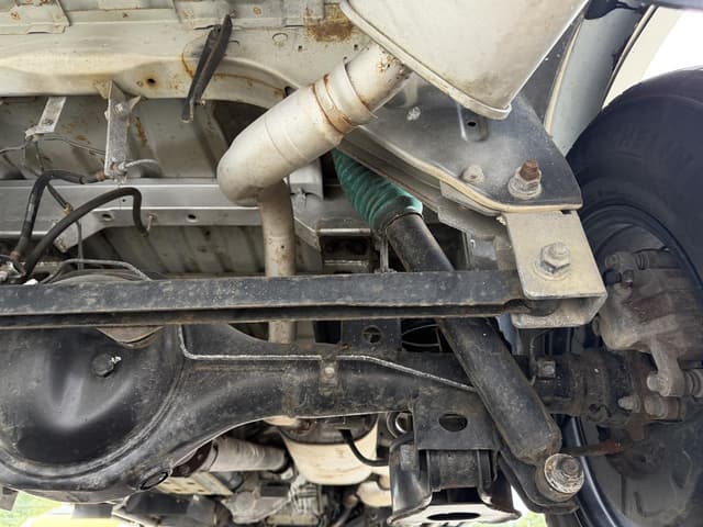 2004 Mitsubishi Delica JDM car for sale — photo 15 of 17