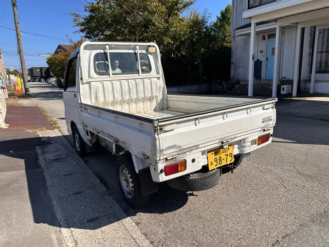 2005 Daihatsu Hijet JDM car for sale — photo 4 of 25
