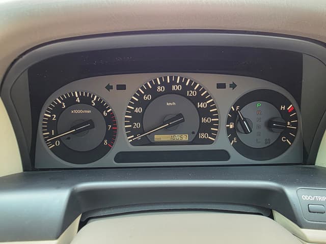2000 Toyota Crown JDM car for sale — photo 9 of 12