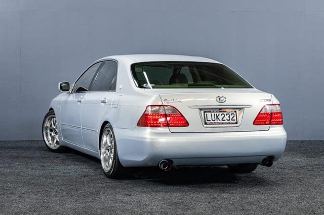 2007 Toyota Crown JDM car for sale — photo 11 of 20