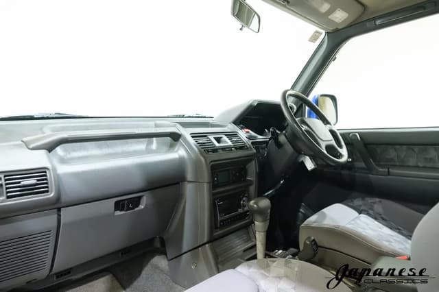 1997 Mitsubishi Pajero JDM car for sale — photo 9 of 25