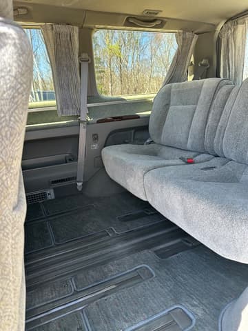 2000 Nissan Elgrand JDM car for sale — photo 18 of 25