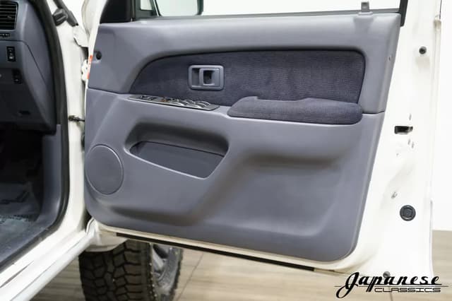 1998 Toyota Hilux Surf JDM car for sale — photo 20 of 25