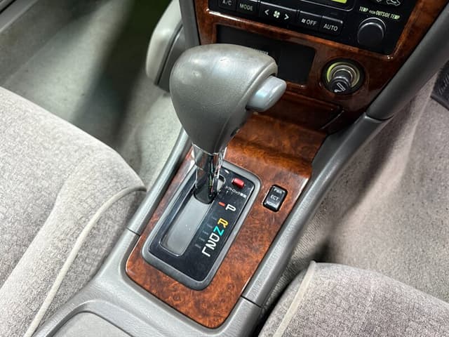 1998 Toyota Cresta JDM car for sale — photo 23 of 25